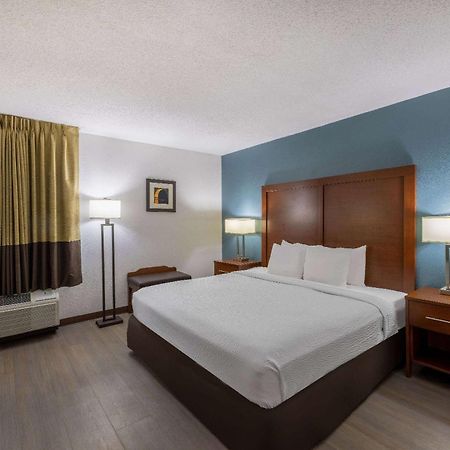 Travelodge By Wyndham Brooklyn Center Eksteriør bilde