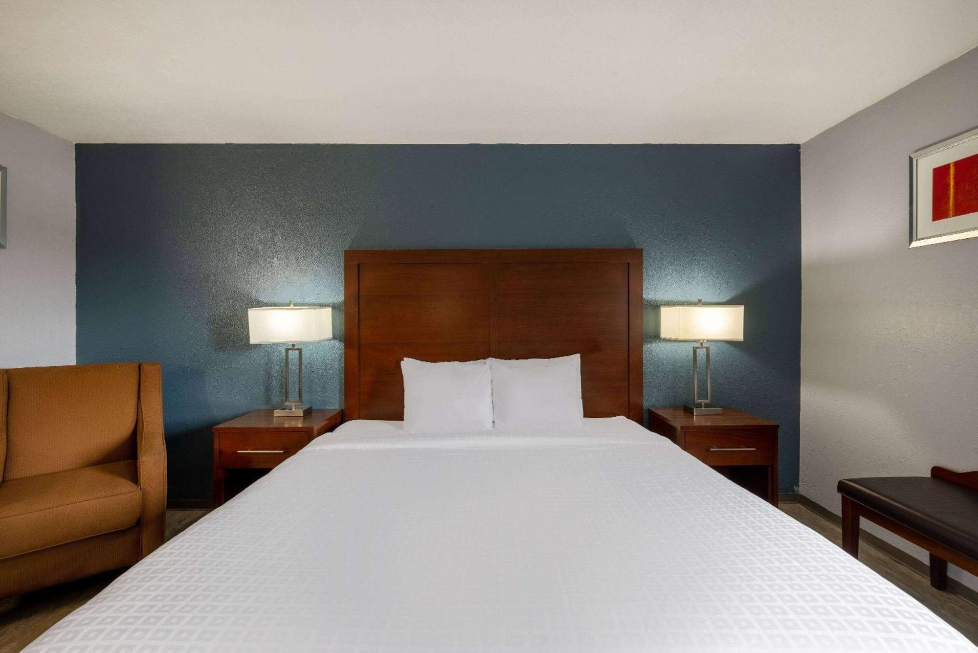 Travelodge By Wyndham Brooklyn Center Eksteriør bilde