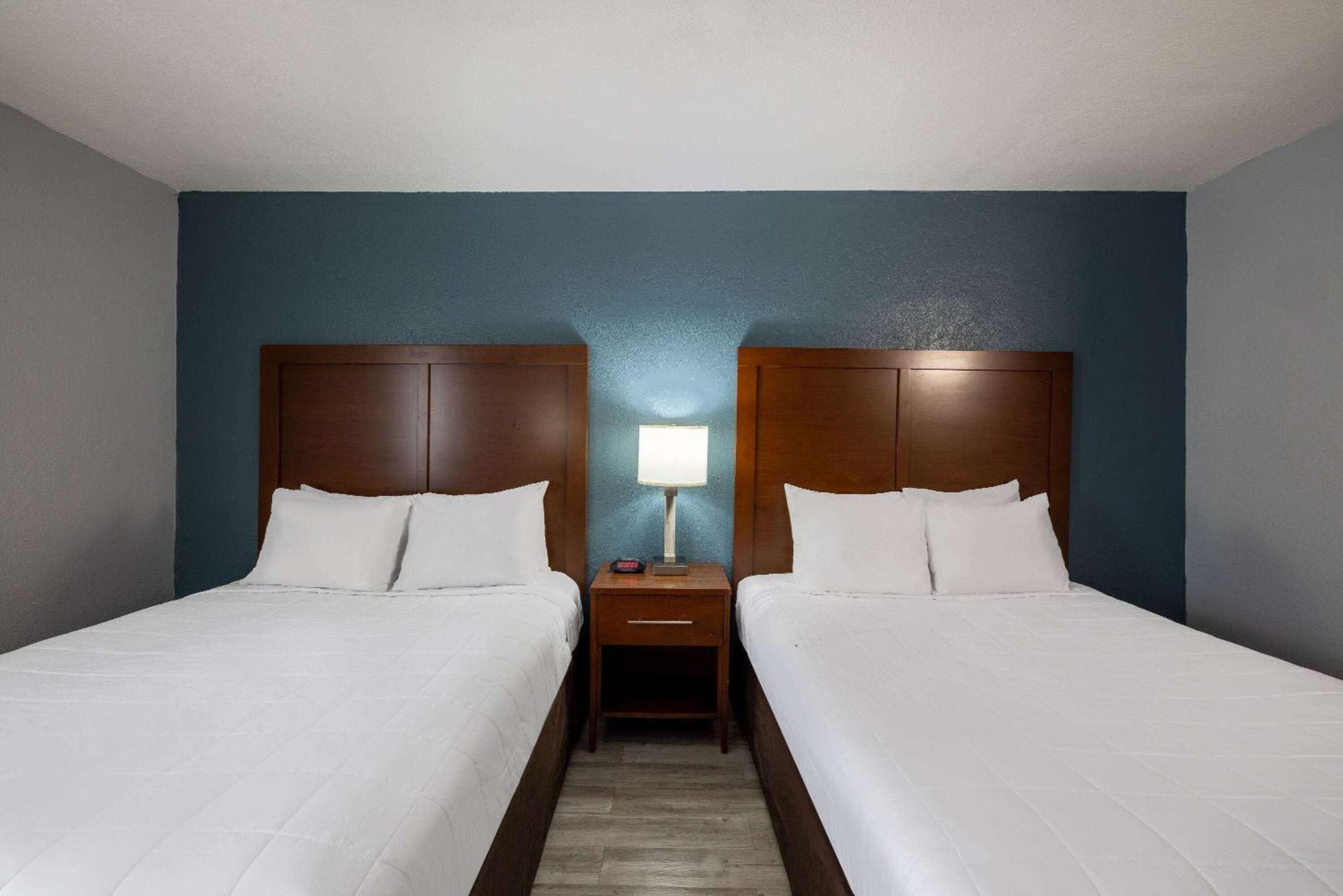 Travelodge By Wyndham Brooklyn Center Eksteriør bilde