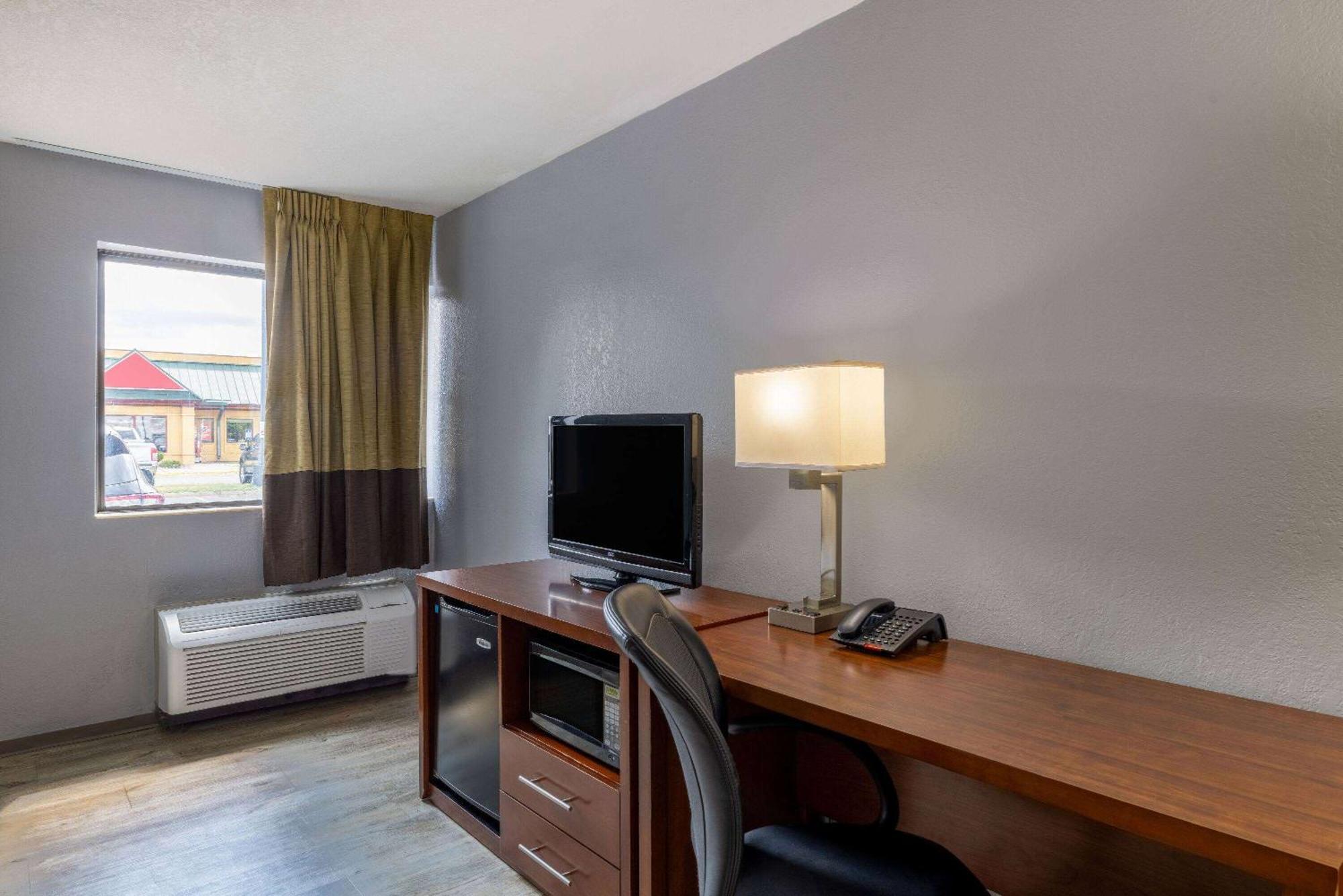 Travelodge By Wyndham Brooklyn Center Eksteriør bilde