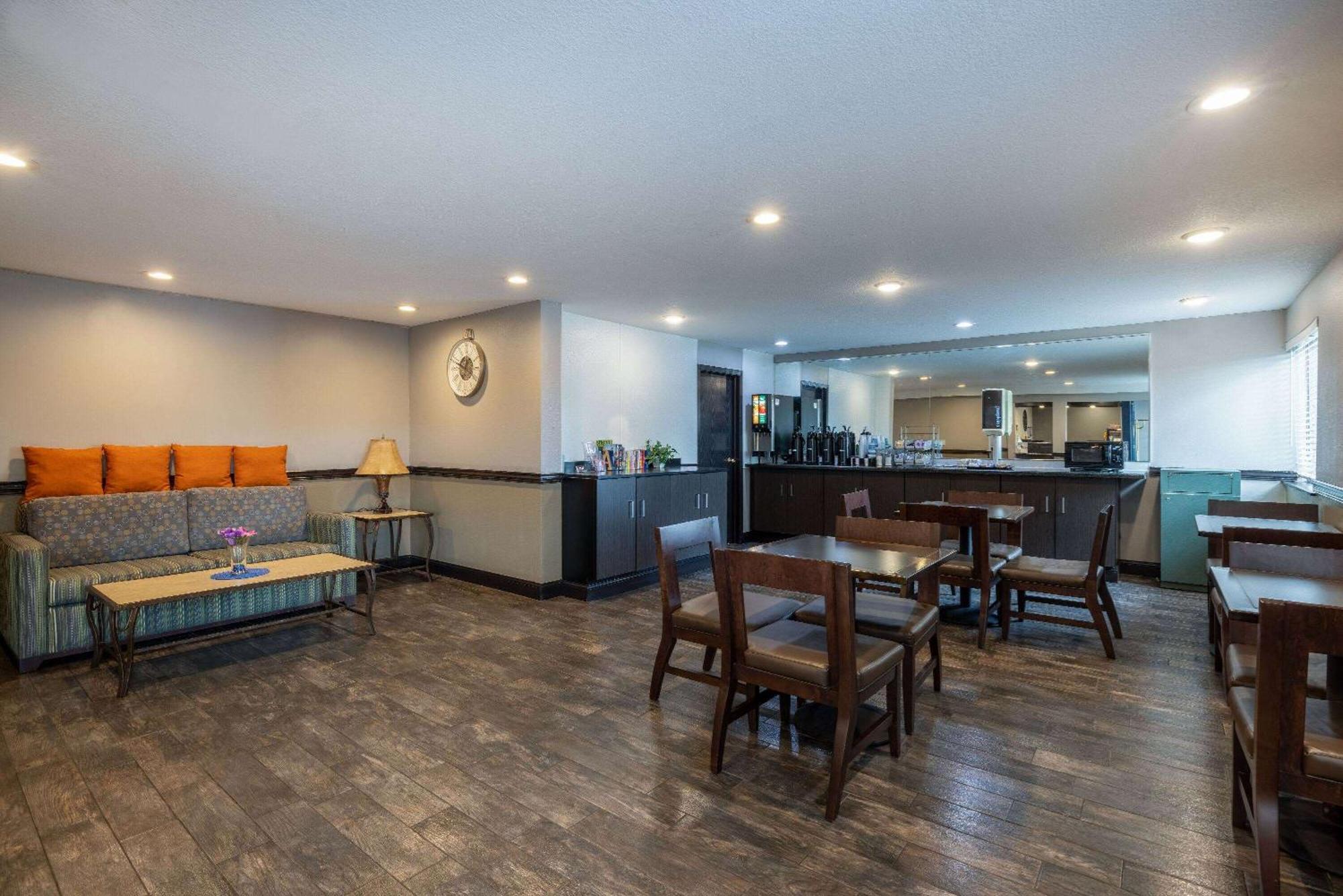 Travelodge By Wyndham Brooklyn Center Eksteriør bilde