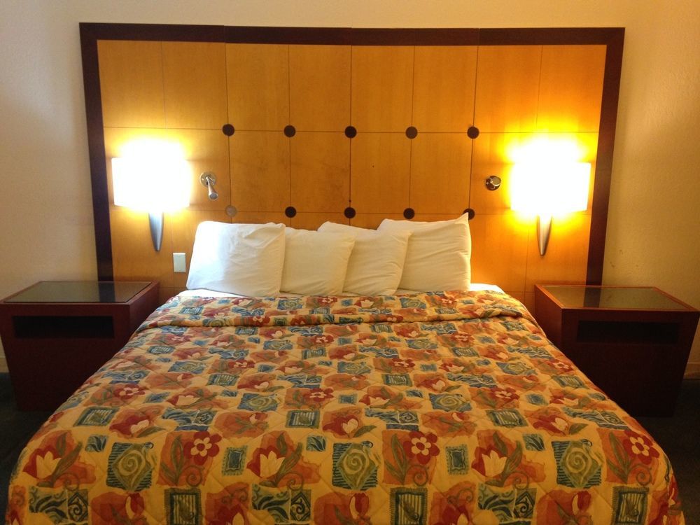 Travelodge By Wyndham Brooklyn Center Eksteriør bilde