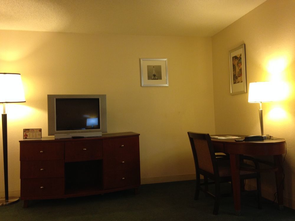 Travelodge By Wyndham Brooklyn Center Eksteriør bilde