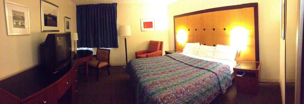 Travelodge By Wyndham Brooklyn Center Eksteriør bilde