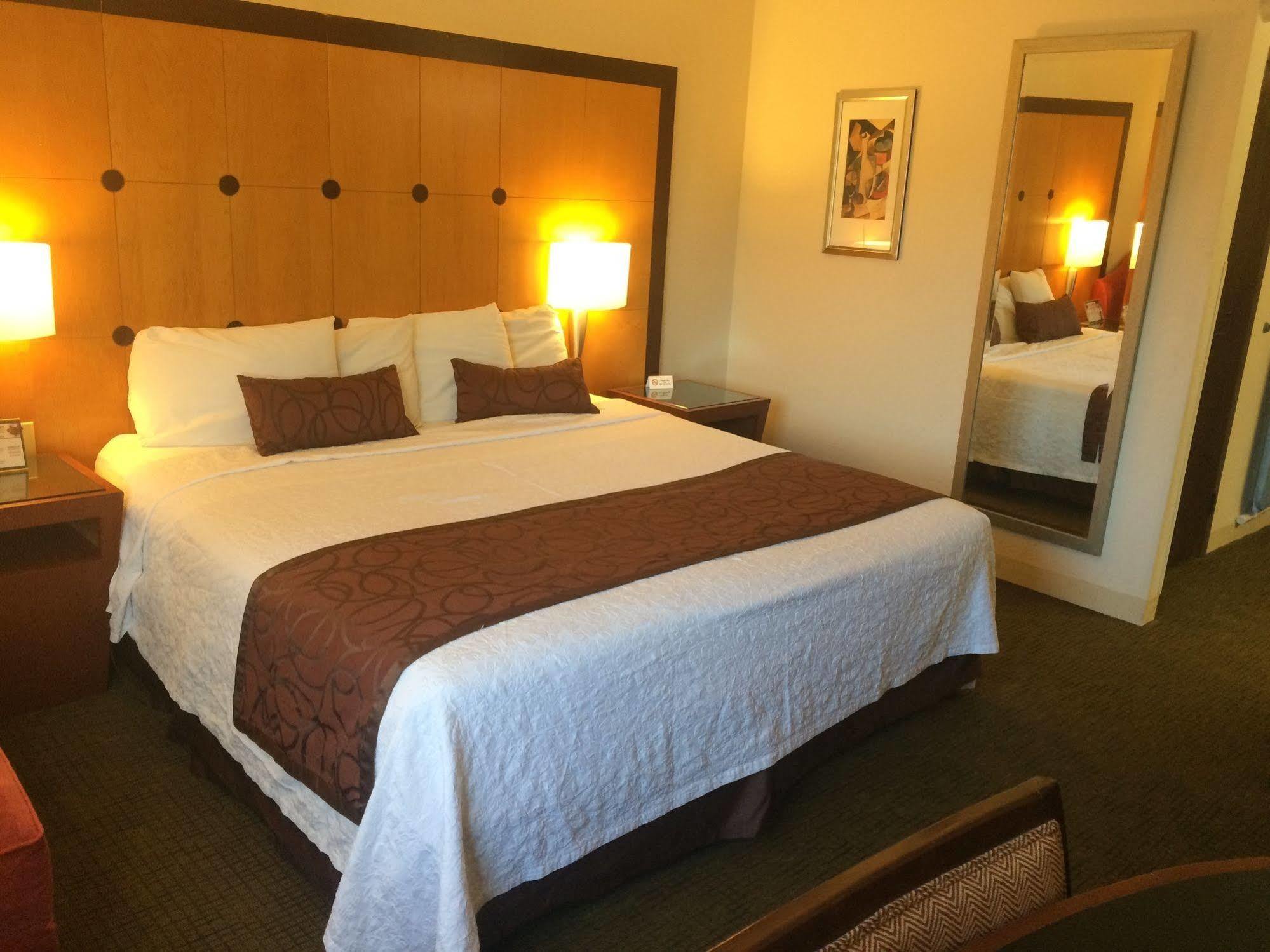 Travelodge By Wyndham Brooklyn Center Eksteriør bilde