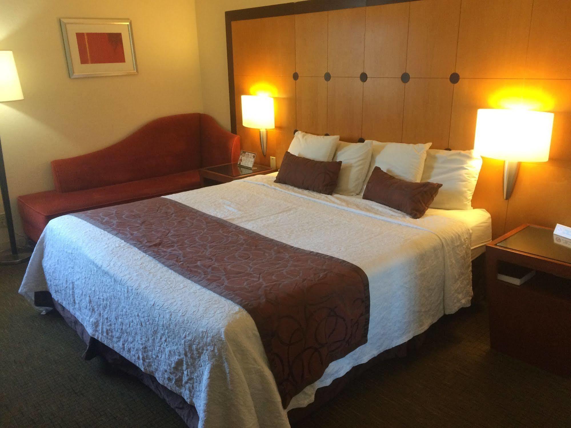 Travelodge By Wyndham Brooklyn Center Eksteriør bilde